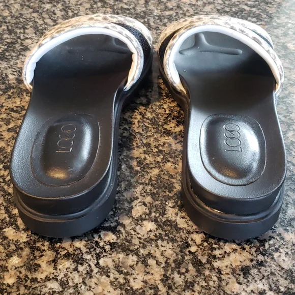 LOGO by Lori Goldstein - Picture 5 of 7